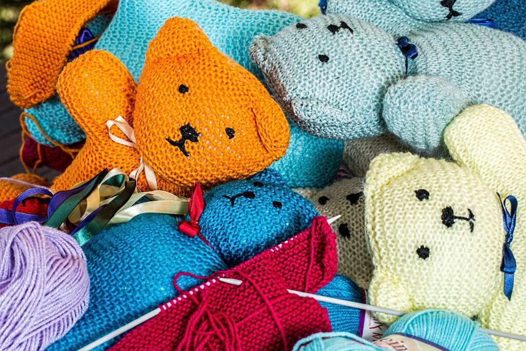 Knitting Teddy Bears